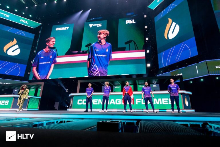 llthyv0AKdG0_y4QdtpXuU