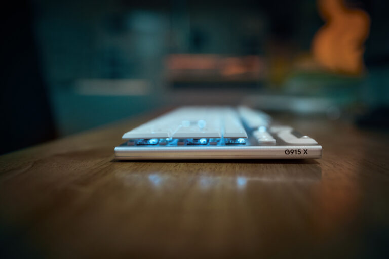 G915X LIGHTSPEED WHITE G502XPLUS WHITE RIGHT ENVR